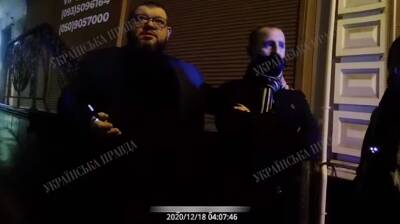 "Ты больной на голову? Как ты можешь осматривать авто народного депутата?": Опубликовано видео, как "слуга народа" общался в полицией - vchaspik.ua - Украина - Киев