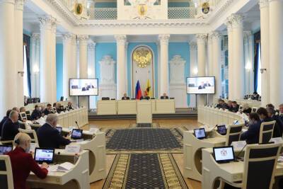 Аркадий Фомин - Рязанская облдума поддержала компенсацию работающим родителям предельного размера стоимости путевок в детские оздоровительные лагеря - 7info.ru - Россия - Рязанская обл. - Рязань