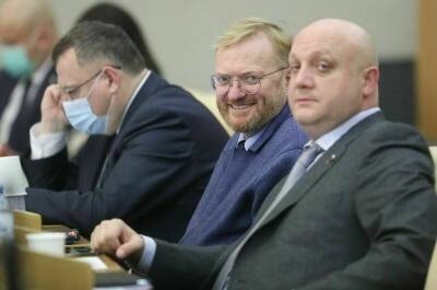 Виталий Милонов - Максут Шадаев - Милонов предложил создать единый сервис о нарушениях прав потребителя - pnp.ru - Россия