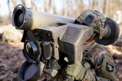 Украинские военные впервые провели стрельбы из Javelin в Донбассе - aif.ru