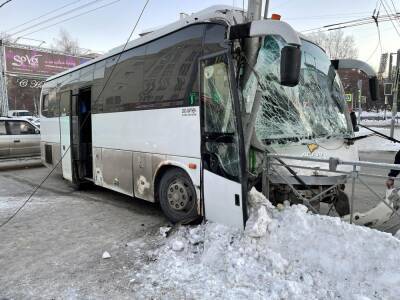 Автобус с детьми попал в ДТП в центре Новосибирска - sib.fm - Новосибирск