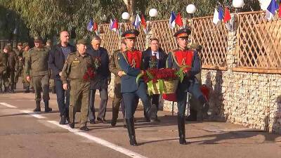 Геннадий Жидко - Командующий российской группировкой войск в Сирии получил личный штандарт - tvc.ru - Россия - Сирия