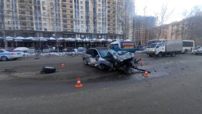В Новосибирске 25-летний водитель Subaru госпитализирован после ДТП с автобусом № 64 - sib.fm - Новосибирск