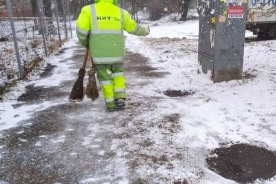 В Краснодаре продолжают обрабатывать тротуары и дороги от гололёда - kuban.mk.ru - Краснодар