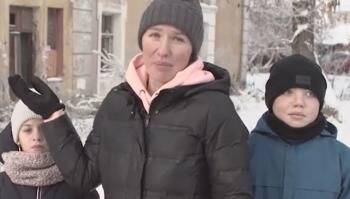 Беспредел! Администрация Вологды заставляет жить женщину с тремя детьми в доме без окон и дверей - vologda-poisk.ru - Вологодская обл. - Вологда