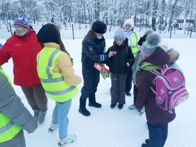 Учащиеся Кунгурской школы приняли участие в акции «Засветись! Стань заметным на дороге!» - iskra-kungur.ru - Россия - Пермь - Кунгур