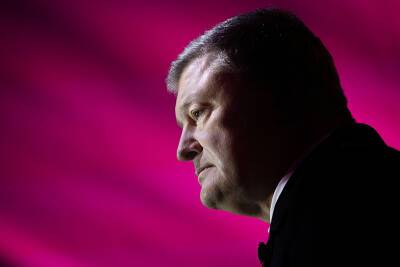 Петр Порошенко - Кольцо сжимается: украинские следователи ждут Порошенко - tvc.ru - Украина