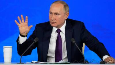 Владимир Путин - Как можно отдать приказ стрелять в своих: Путин переадресовал вопрос журналистов - vesti.ru - Россия - Украина - Киев - Донецк