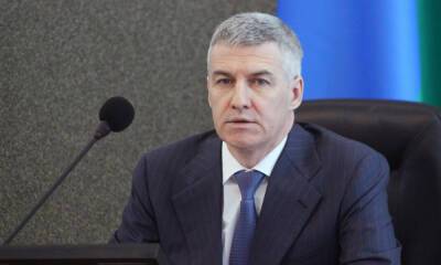 Артур Парфенчиков - Эмилия Слабунова - Губернатор Парфенчиков впал в амнезию, когда в парламенте заговорили о продаже зданий ОМК - gubdaily.ru - республика Карелия