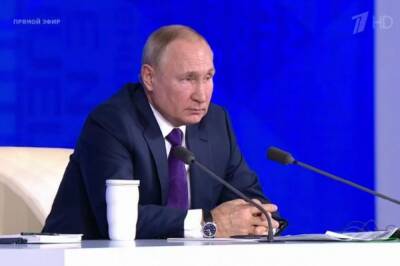 Владимир Путин - Путин призвал индексировать пенсии в стране по уровню фактической инфляции - aif.ru - Россия