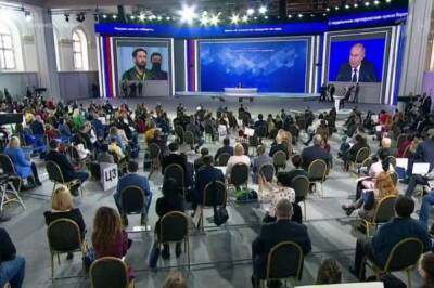 Владимир Путин - Путин призвал решить вопрос с обеспечением лекарствами взрослых с СМА - aif.ru - Россия
