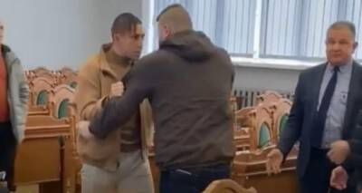 Олимпиец-каратист Горуна подрался во Львовском райсовете: депутат от "Свободы" назвал его "ватой" и напал первым - kp.ua - Украина - Токио - Львов