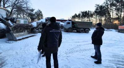 Вблизи Хмельницкой АЭС бизнесмены под прикрытием полиции незаконно добывали песок - lenta.ua - Украина