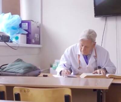 В Новосибирске работает 92-летний анестезиолог-реаниматолог - sib.fm - Новосибирск
