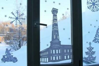 В Рыбинске украсили окна учебного здания кадетского корпуса - yar.mk.ru - Рыбинск
