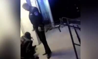 Охранники вынесли мужчину из магазина из-за маски: "требовал показать закон..." - politeka.net - Украина - Киев - район Основянский - Харьков