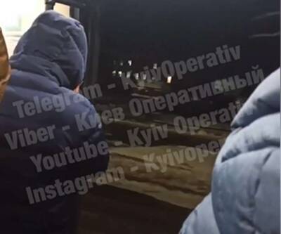 В Киеве маршрутка возила пассажиров с открытой дверью - lenta.ua - Украина - Киев - Киев