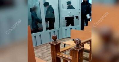 Суд арестовал мать, придушившую и бросившую детей в овраге - ren.tv - Россия - Саратовская обл.