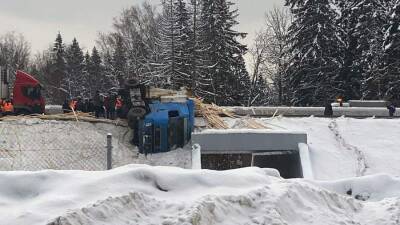 После ДТП с фурами перекрыли движение на ЦКАД под Москвой - iz.ru - Москва - Израиль - Московская обл. - Солнечногорск