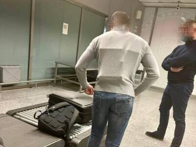Как черепашка-ниндзя. В Борисполе таможенники задержали мужчину, примотавшего к телу шесть iPhone - gordonua.com - Украина - Эмираты