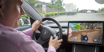 Свыше полумиллиона машин Tesla проверят из-за видеоигр, доступных прямо за рулем - ruposters.ru - США