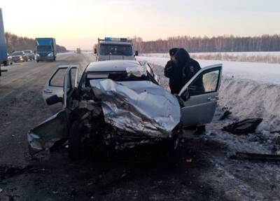 Девушка погибла и двое детей пострадали в лобовом ДТП на уральской трассе - province.ru - Россия - Тюмень - Свердловская обл.