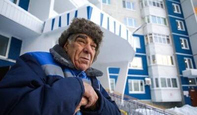 Жители тюменской многоэтажки сделали дворнику новогодний подарок - nashgorod.ru - Тюмень