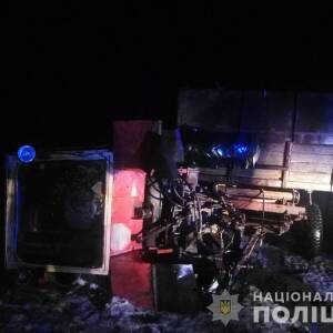 В Запорожской области в поле перевернулся трактор: есть жертвы. Фото - reporter-ua.com - Запорожская обл. - Бердянск