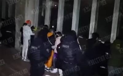 В сети появилось видео с разгоном гей-вечеринки ОМОНом в центре Ростова-на-Дону - privet-rostov.ru - Ростов-На-Дону