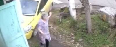 В Краснодаре два автомобиля проломили стену жилого дома - runews24.ru - Краснодар