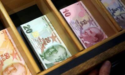 Турецкая лира упала почти на 8% после резкого роста, вызванного интервенциями - smartmoney.one - Турция - Стамбул - Стамбул - Ankara - Reuters
