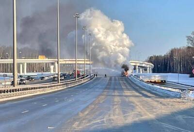 На Киевском шоссе Москвы загорелся бензовоз - 7info.ru - Москва