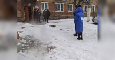 Усередині квартири знайшли чотири тіла: в Росії чоловік зарізав свою дружину та двох дітей, після чого наклав на себе руки - fakty.ua - Украина