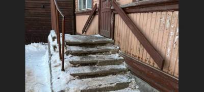 Разруха, холод и огромные очереди: как работает отделение почты в райцентре Карелии (ФОТО) - stolicaonego.ru - республика Карелия