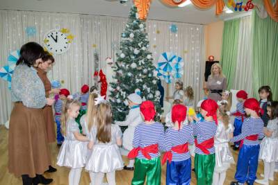 Подарки в рамках благотворительной акции "Наши дети" были вручены малышам детского яслей-сада №110 - grodnonews.by - Белоруссия