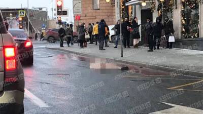 Голый мужчина выпал из окна в центре Москвы - news.vse42.ru - Москва - Армения - Москва