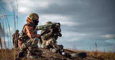 На Донбассе массированные обстрелы, тяжело ранили двоих военных - kp.ua - Украина - Нью-Йорк - район Новолуганский