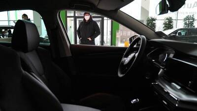 В России вдвое вырос спрос на автомобили с пробегом из-за рубежа - iz.ru - Россия - Израиль