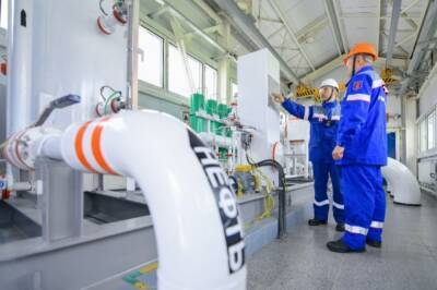 Цена на нефть продолжила рост и превысила $79 за баррель - aif.ru - Россия - Лондон