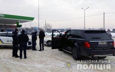 Житель Буковины из авто стрелял по остановке - korrespondent.net - Украина - Винницкая обл. - Черновицкая обл.