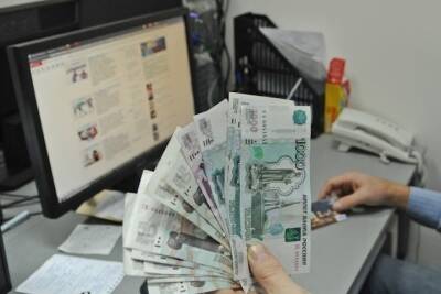 В Волгоградской области лжеброкер похитил у камышанки около 1 млн рублей - volg.mk.ru - Волгоградская обл.