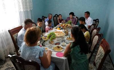 В Узбекистане в прошлом году усыновили 1184 ребенка. В результате были закрыты семь домов "Мехрибонлик" и три детских городка - podrobno.uz - Узбекистан - Ташкент