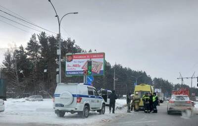 В Новосибирске полицейский автомобиль попал в ДТП с грузовиком - sib.fm - Новосибирск