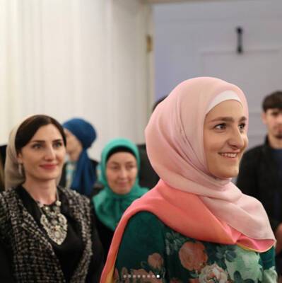 Ольга Бузова - Рамзан Кадыров - Айшат Кадыров - 22-летняя дочь Рамзана Кадырова получила звание "Заслуженного работника культуры Чечни" - nakanune.ru - респ. Чечня - Чечня
