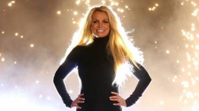 Бритни Спирс - Бритни Спирс решила вернуться к работе в 2022 году - 5-tv.ru