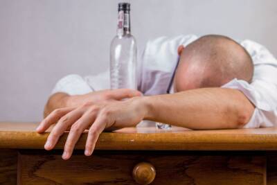 Терапевт объяснила, как помочь человеку в состоянии сильного алкогольного опьянения - spb.mk.ru