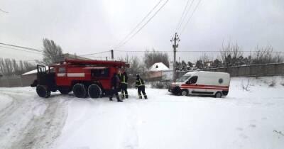 Непогода в Украине: спасатели вытащили из снежных заносов полторы сотни авто (ФОТО) - dsnews.ua - Украина - Запорожская обл. - Харьков - Кировоградская обл.