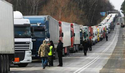 На российско-китайской границе образовалась очередь из 250 грузовиков - newizv.ru - Китай - Приморье край