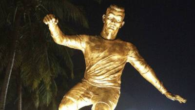 Криштиану Роналду - Cristiano Ronaldo - В Индии установили статую Криштиану Роналду (ФОТО) - mir24.tv - Индия - Португалия - Twitter
