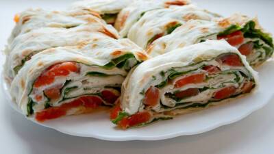 Альтернатива селедке под шубой: как приготовить вкусные рулеты с рыбой? - mir24.tv